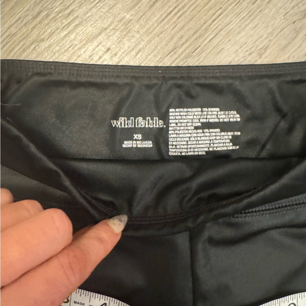 Black High-Waist Leggings - Picture 5 of 7